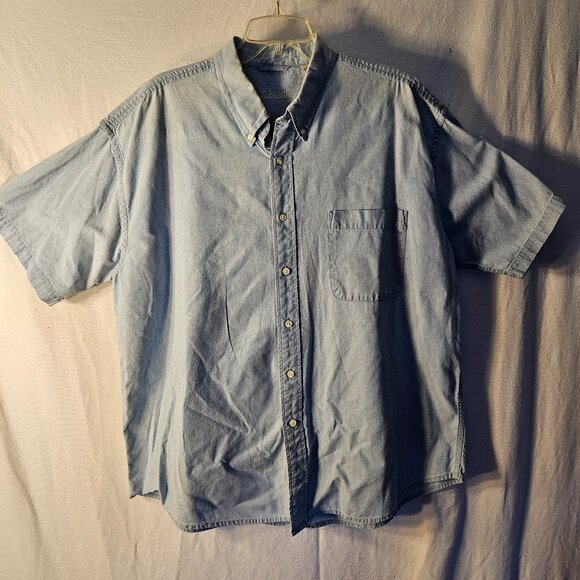 St. John's Bay Blue Size Large Short Sleeve Dress Shirt -- ITEM #1864 - Picture 1 of 2